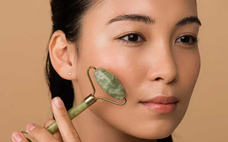 Rouleau de Jade et pierre de massage Gua Sha